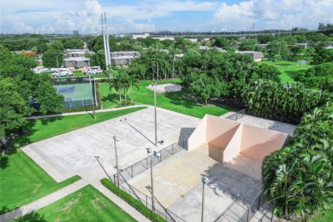 Touwnhouse à louer à West Palm Beach, Floride: 2 chambres, 114.83 m2 № 2263671 - photo 17