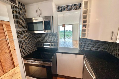 Купить кондоминиум в Норт-Майами, Флорида 1 спальня, 67.17м2, № 2056724 - фото 12