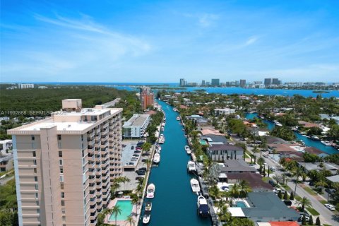 Купить кондоминиум в Норт-Майами, Флорида 1 спальня, 67.17м2, № 2056724 - фото 18