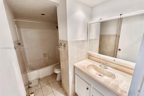 Купить кондоминиум в Норт-Майами, Флорида 1 спальня, 67.17м2, № 2056724 - фото 9