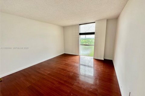 Купить кондоминиум в Норт-Майами, Флорида 1 спальня, 67.17м2, № 2056724 - фото 8