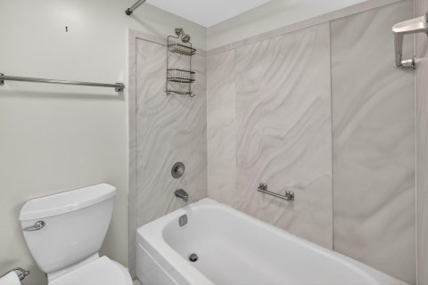 Купить кондоминиум в Делрей-Бич, Флорида 4 комнаты, 94.11м2, № 2179805 - фото 18