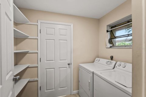 Casa en venta en Sarasota, Florida, 2 dormitorios, 101.54 m2 № 2381012 - foto 23