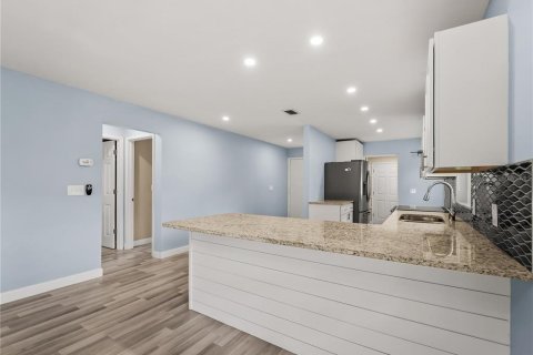 Casa en venta en Sarasota, Florida, 2 dormitorios, 101.54 m2 № 2381012 - foto 16