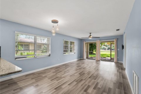Casa en venta en Sarasota, Florida, 2 dormitorios, 101.54 m2 № 2381012 - foto 8