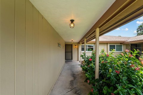 Casa en venta en Sarasota, Florida, 2 dormitorios, 101.54 m2 № 2381012 - foto 3