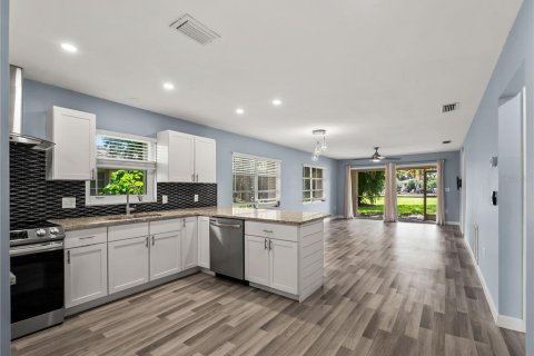 Casa en venta en Sarasota, Florida, 2 dormitorios, 101.54 m2 № 2381012 - foto 18