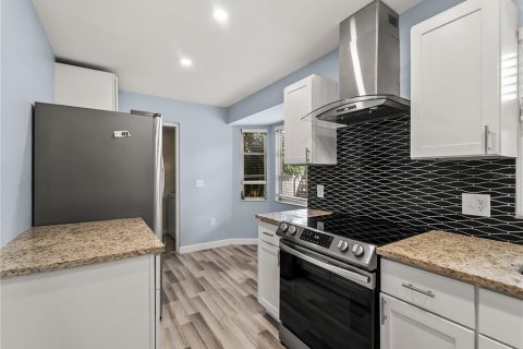 Casa en venta en Sarasota, Florida, 2 dormitorios, 101.54 m2 № 2381012 - foto 21