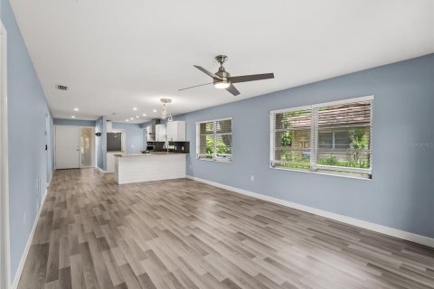Casa en venta en Sarasota, Florida, 2 dormitorios, 101.54 m2 № 2381012 - foto 15