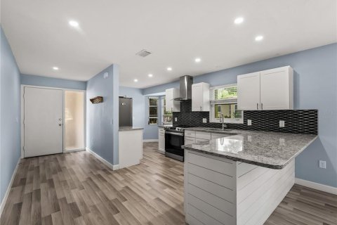 Casa en venta en Sarasota, Florida, 2 dormitorios, 101.54 m2 № 2381012 - foto 17