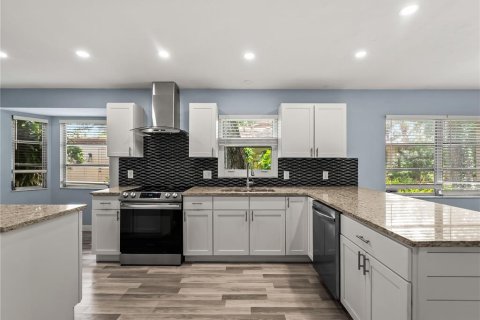 Casa en venta en Sarasota, Florida, 2 dormitorios, 101.54 m2 № 2381012 - foto 19
