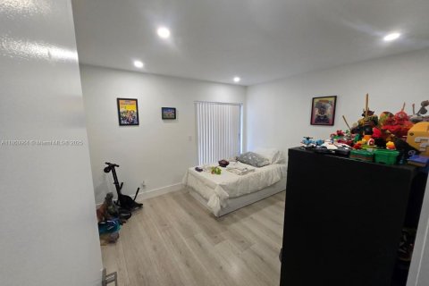 Купить виллу или дом в Санрайз, Флорида 3 спальни, 107.77м2, № 2022801 - фото 3