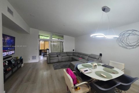 Дом в Санрайз, Флорида 3 спальни, 107.77м2 № 2022801