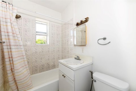 Condominio en alquiler en Miami Beach, Florida, 1 dormitorio, 55.46 m2 № 2030971 - foto 9