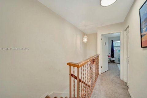 Townhouse in Hollywood, Florida 2 bedrooms, 118.73 sq.m. № 2007286 - photo 25