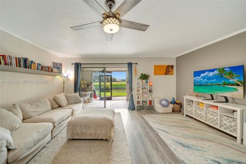 Townhouse in Hollywood, Florida 2 bedrooms, 118.73 sq.m. № 2007286 - photo 16