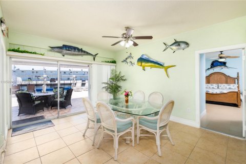 House in Tavernier, Florida 3 bedrooms, 126.35 sq.m. № 1892226 - photo 10