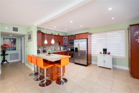 House in Tavernier, Florida 3 bedrooms, 126.35 sq.m. № 1892226 - photo 5
