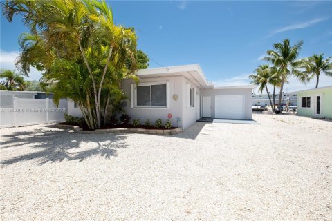House in Tavernier, Florida 3 bedrooms, 126.35 sq.m. № 1892226 - photo 3