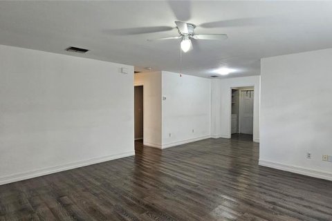 Apartment in Cape Coral, Florida 2 bedrooms, 93.65 sq.m. № 2205410 - photo 6