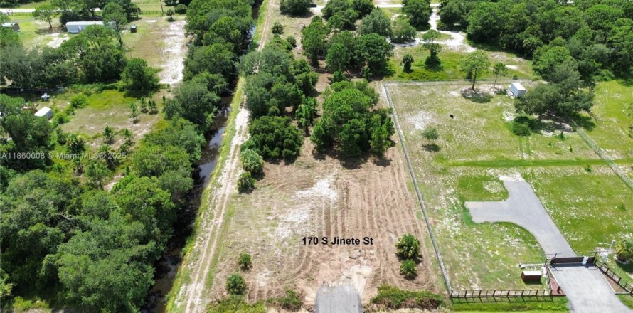 Land in Clewiston, Florida № 1926632