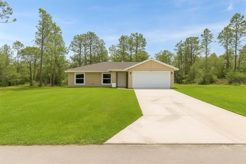 House in Dunnellon, Florida 3 bedrooms, 129.51 sq.m. № 1825371 - photo 1