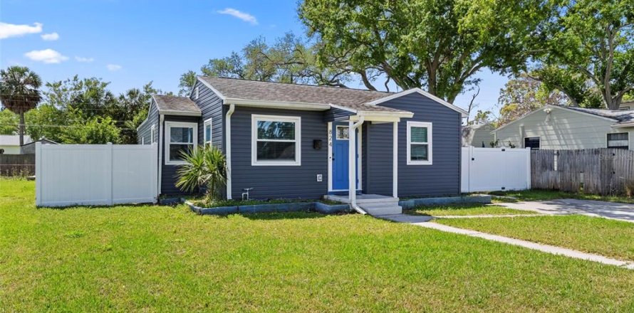 Villa ou maison à Saint Petersburg, Floride 3 chambres, 117.8 m2 № 2415053