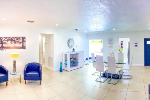 Villa ou maison à vendre à Lauderdale Lakes, Floride: 3 chambres, 120.77 m2 № 1975649 - photo 15