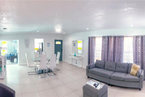 Villa ou maison à vendre à Lauderdale Lakes, Floride: 3 chambres, 120.77 m2 № 1975649 - photo 16