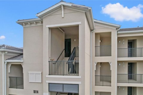 Condo in Bradenton, Florida, 2 bedrooms in LAKEWOOD NATIONAL  № 1674070 - photo 1