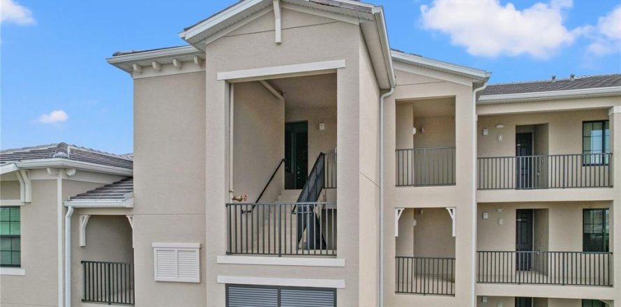 Condo in Bradenton, Florida, 2 bedrooms in LAKEWOOD NATIONAL  № 1674070