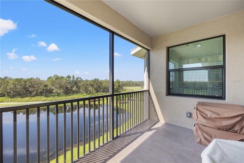 Condo in Bradenton, Florida, 2 bedrooms in LAKEWOOD NATIONAL  № 1674070 - photo 29