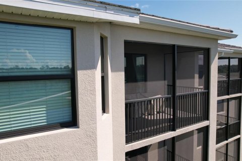Condo in Bradenton, Florida, 2 bedrooms in LAKEWOOD NATIONAL  № 1674070 - photo 2