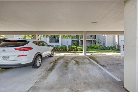 Condo in Bradenton, Florida, 2 bedrooms in LAKEWOOD NATIONAL  № 1674070 - photo 4