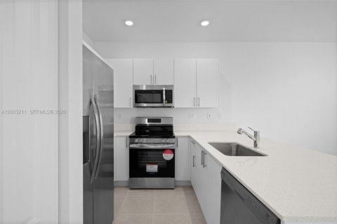 Adosado en venta en Homestead, Florida, 4 dormitorios, 166.3 m2 № 2066732 - foto 13