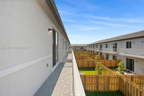 Adosado en venta en Homestead, Florida, 4 dormitorios, 166.3 m2 № 2066732 - foto 21