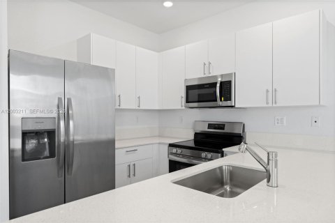 Adosado en venta en Homestead, Florida, 4 dormitorios, 166.3 m2 № 2066732 - foto 14