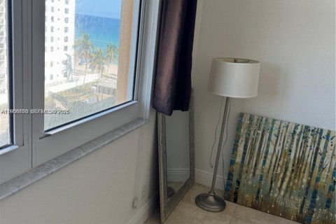 Condominio en alquiler en Hollywood, Florida, 1 dormitorio, 69.21 m2 № 2011656 - foto 18