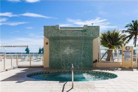 Condominio en alquiler en Hollywood, Florida, 1 dormitorio, 69.21 m2 № 2011656 - foto 5