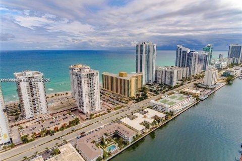 Condominio en alquiler en Hollywood, Florida, 1 dormitorio, 69.21 m2 № 2011656 - foto 21