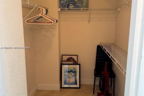 Condominio en alquiler en Hollywood, Florida, 1 dormitorio, 69.21 m2 № 2011656 - foto 19