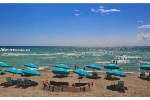 Condominio en alquiler en Hollywood, Florida, 1 dormitorio, 69.21 m2 № 2011656 - foto 6