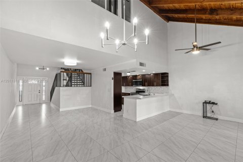 Touwnhouse à louer à Pembroke Pines, Floride: 3 chambres, 156.63 m2 № 2075302 - photo 10