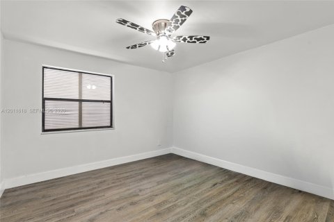 Touwnhouse à louer à Pembroke Pines, Floride: 3 chambres, 156.63 m2 № 2075302 - photo 24