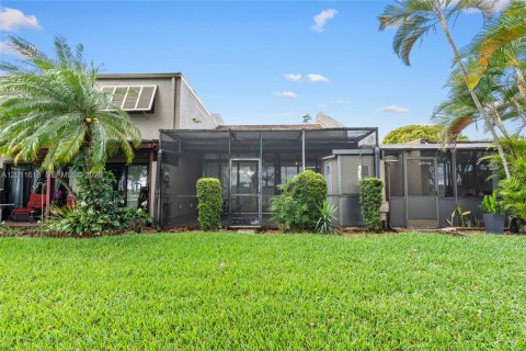 Touwnhouse à louer à Pembroke Pines, Floride: 3 chambres, 156.63 m2 № 2075302 - photo 28