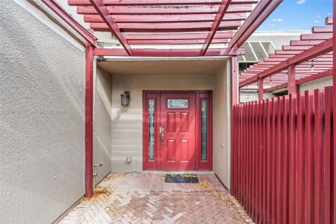 Touwnhouse à louer à Pembroke Pines, Floride: 3 chambres, 156.63 m2 № 2075302 - photo 3