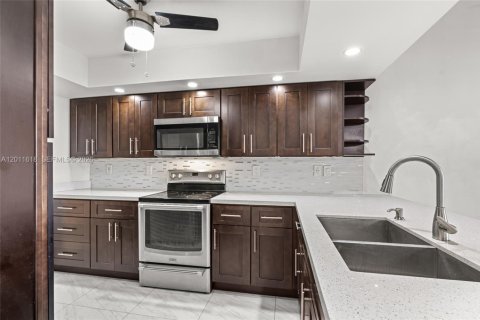 Touwnhouse à louer à Pembroke Pines, Floride: 3 chambres, 156.63 m2 № 2075302 - photo 14