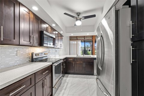 Touwnhouse à louer à Pembroke Pines, Floride: 3 chambres, 156.63 m2 № 2075302 - photo 15