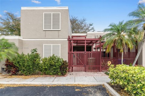 Touwnhouse à Pembroke Pines, Floride 3 chambres, 156.63 m2 № 2075302