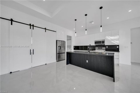 House in Lehigh Acres, Florida 3 bedrooms № 2007491 - photo 5